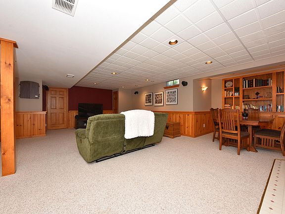 5th image of 679 Fox Run Dr
