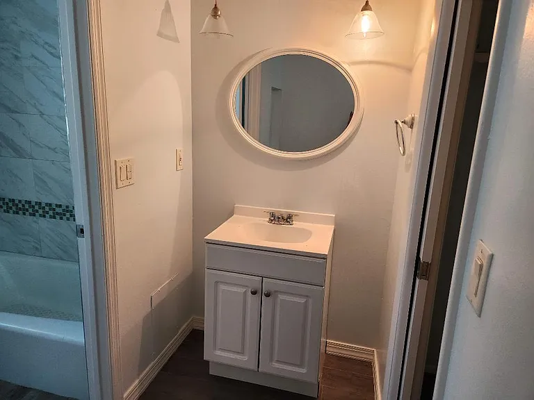549 La Gorce Dr — Photo 36