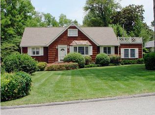 11 Fairhills Dr, Chattanooga, TN 37405