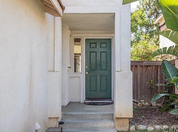 4th image of 950 Acorn Ln