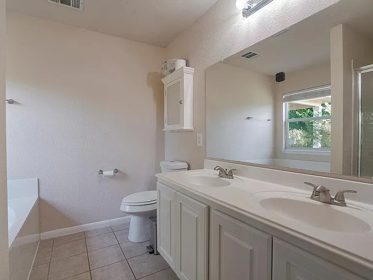 2724 Kickapoo Cavern Dr — Photo 16