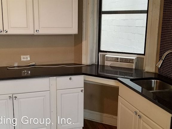 4th image of 1421 W Chicago Ave #2R