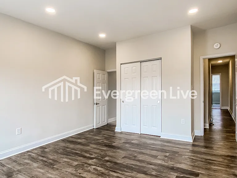 427 N Streeper St — Photo 10
