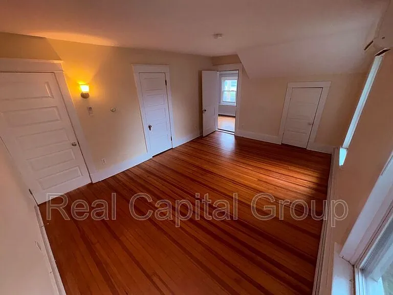 376 Kenwood Ave — Photo 36