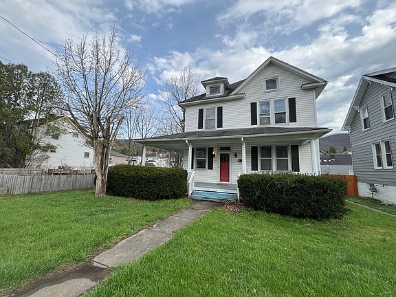 2nd image of 621 College Ave