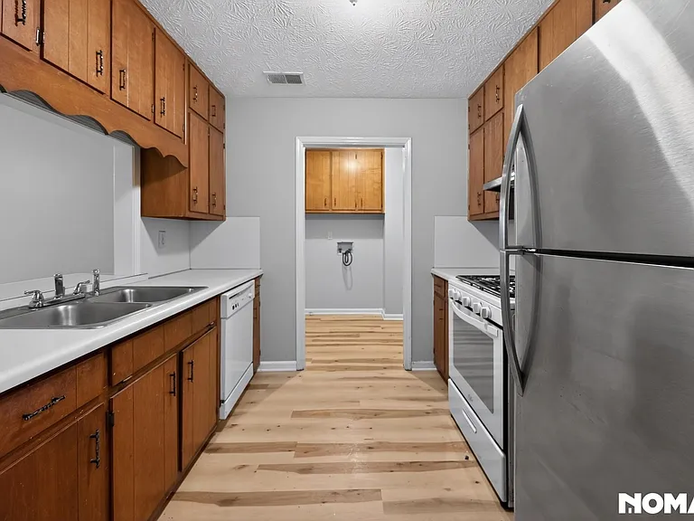 2112 Fairway Ct SE — Photo 2