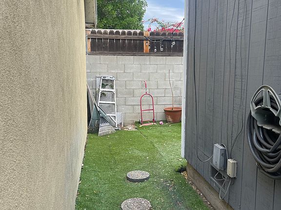 5th image of 11308 Martha St