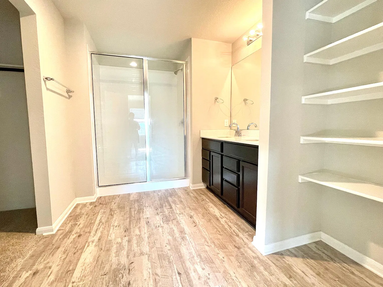 4 bed, 2086 sqft, $2,100 — Photo 3