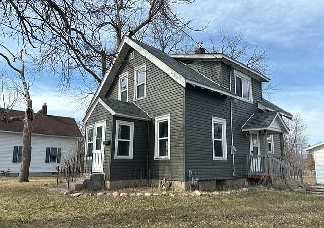 1st image of 224 W Holly St