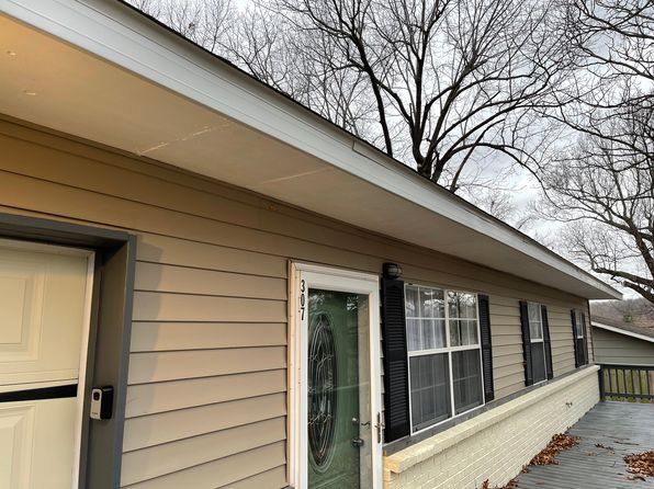 307 Evelyn Pl