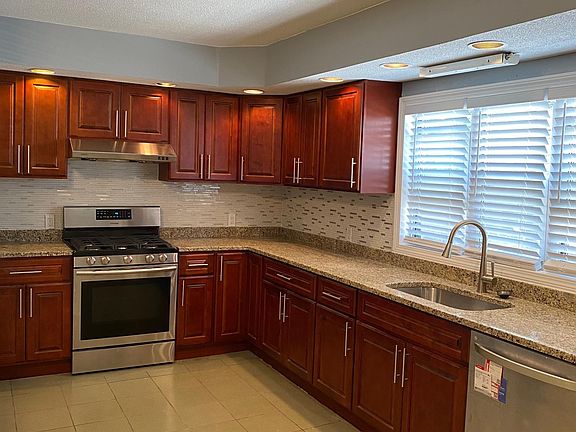 4th image of 15 Pierce St #1
