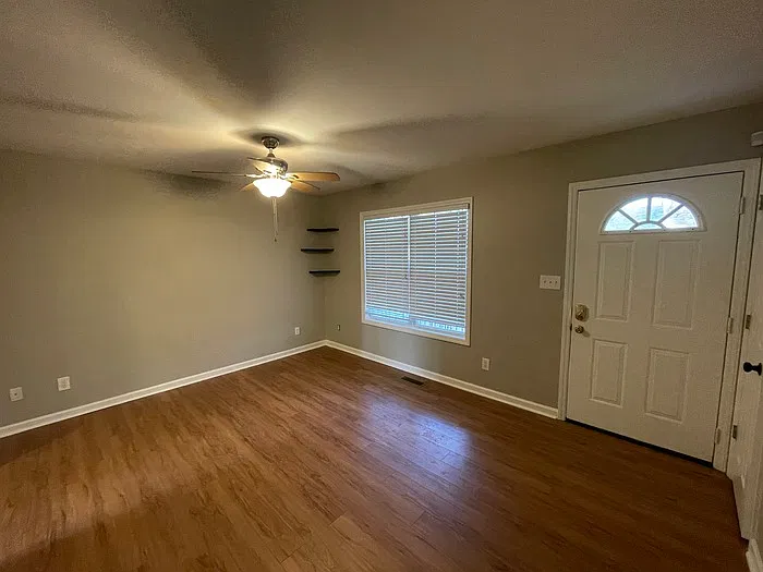 2 bed, 1.0 bath, 900 sqft, $1,495 — Photo 4