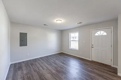121 Saint George Avenue - 1 — Photo 4