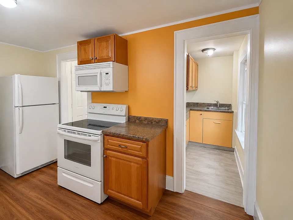 411 Broadway #2