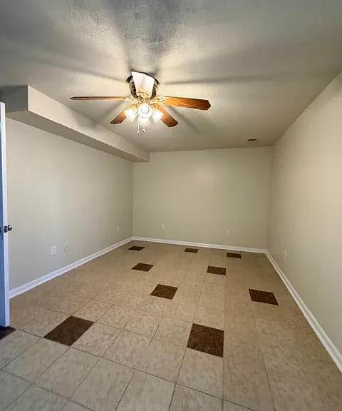 534 Crossbridge Dr — Photo 37