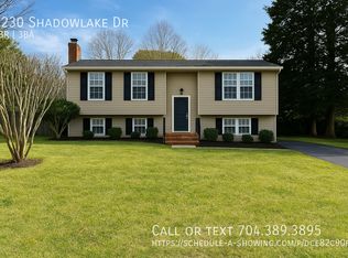 7230 Shadowlake Dr, Charlotte, NC 28226
