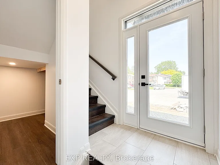 25 Fair Oaks Cres #E — Photo 4