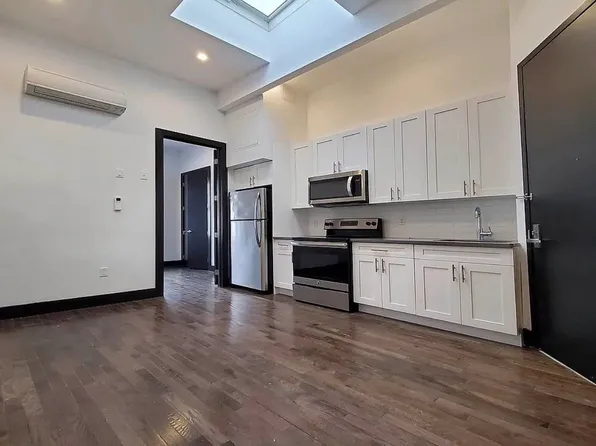 214 Knickerbocker Avenue image 1 of 12