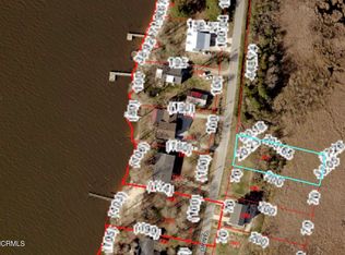 47 Riverside Dr, New Bern, NC 28560