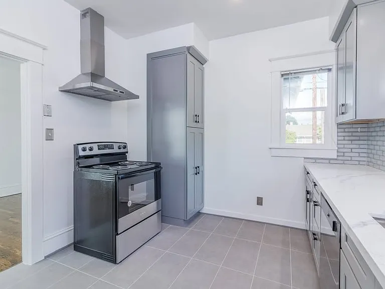 6904 NE Grand Ave — Photo 10
