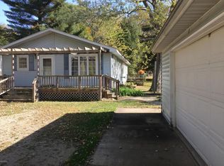 15790 Lakeview Dr, Buchanan, MI 49107