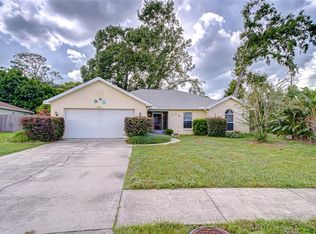 6911 Oakcrest Way, Zephyrhills, FL 33542