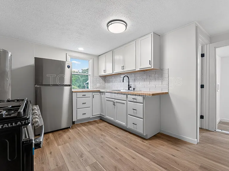 44 Holbert Ave — Photo 17
