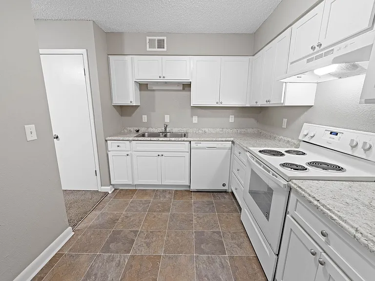 Autumn Ridge Apartment Community — Photo 42