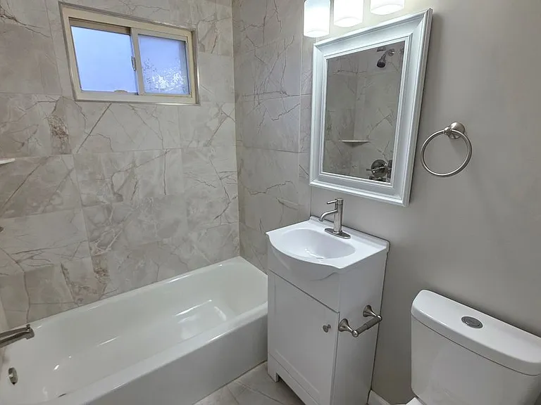 33507 Berville Ct — Photo 13