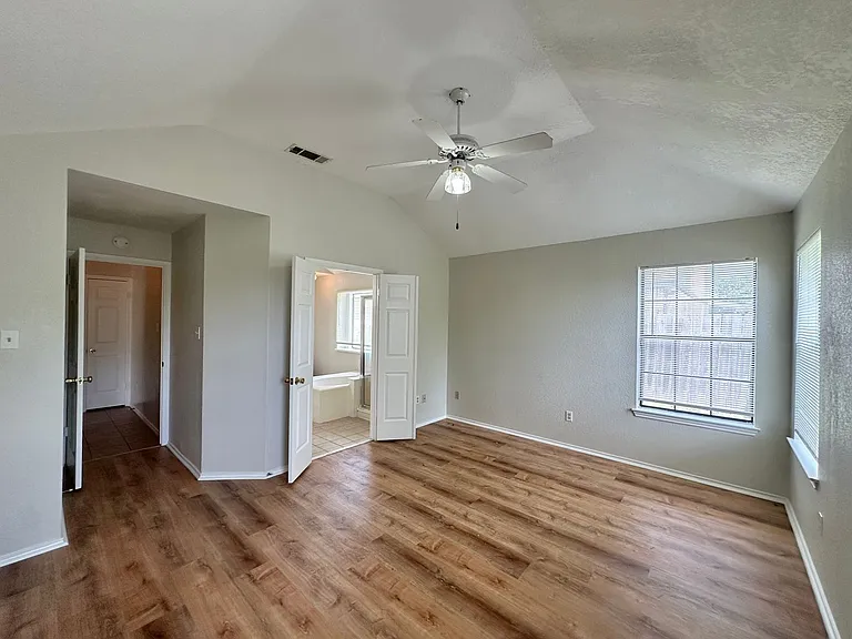 607 Hogan Dr — Photo 27