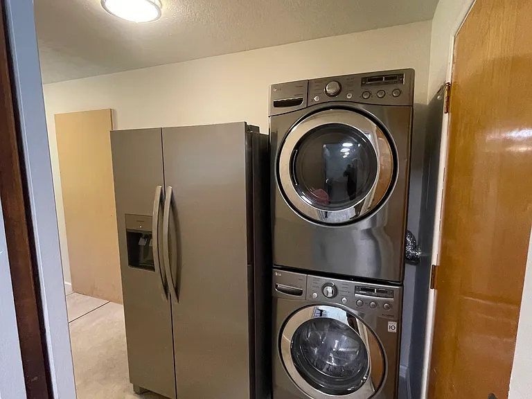 220 N Owyhee St — Photo 11