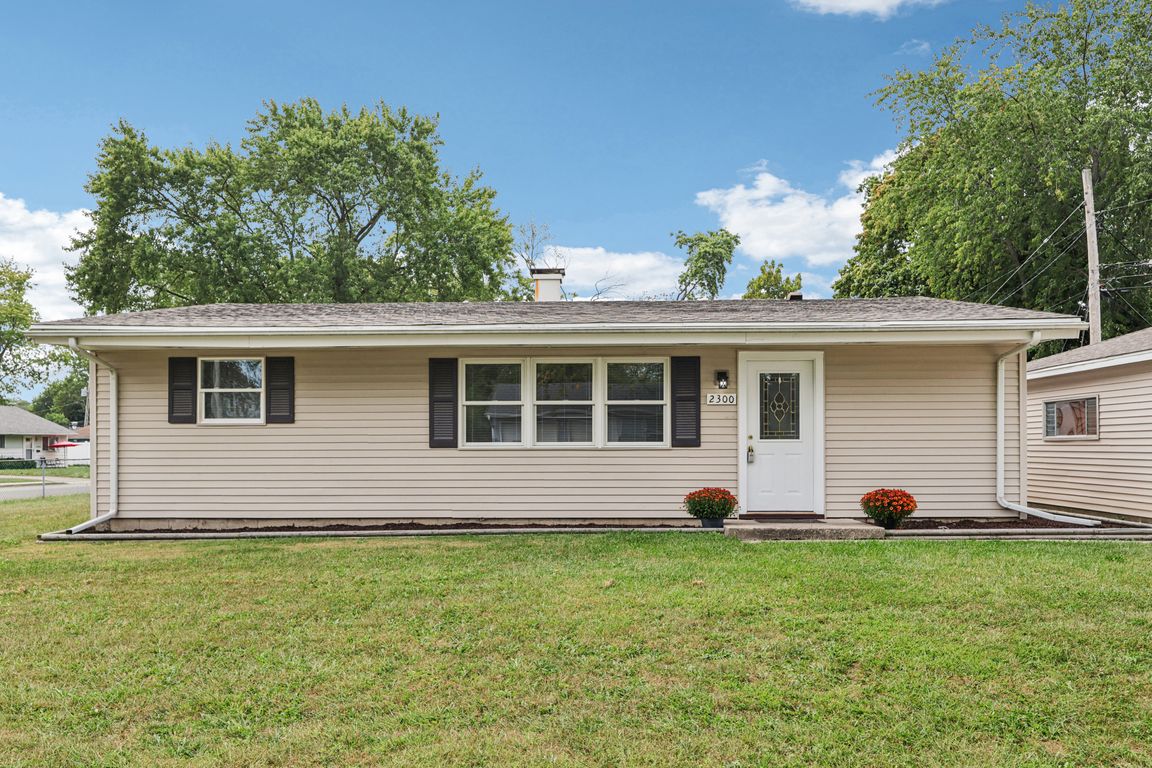 Webster Ave-S2009-001.jpg