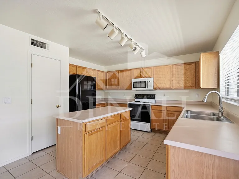 6107 N 135th Dr — Photo 9