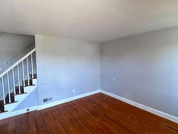 4th image of 726 S Woodington Rd