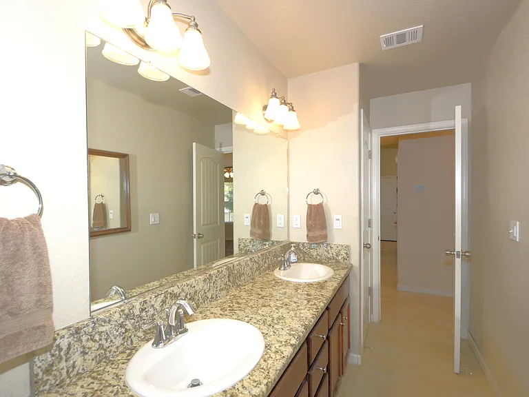 6601 E Saginaw Way — Photo 16