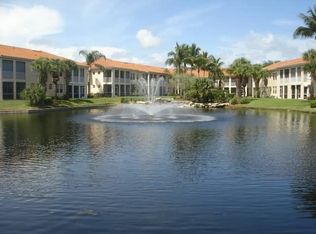 100 L Ambiance Cir #206, Naples, FL 34108