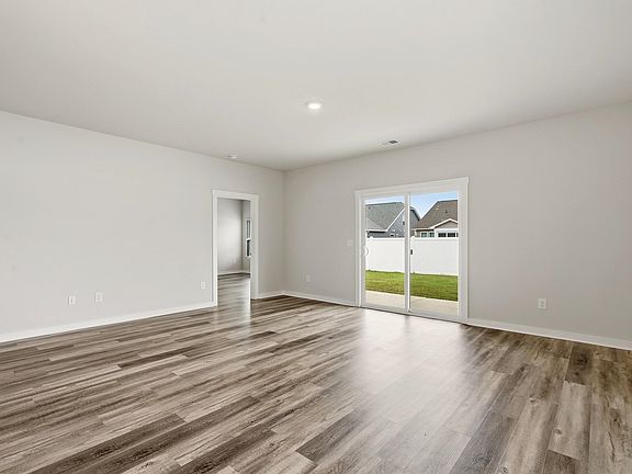 5th image of 220 Autumn Olive Place