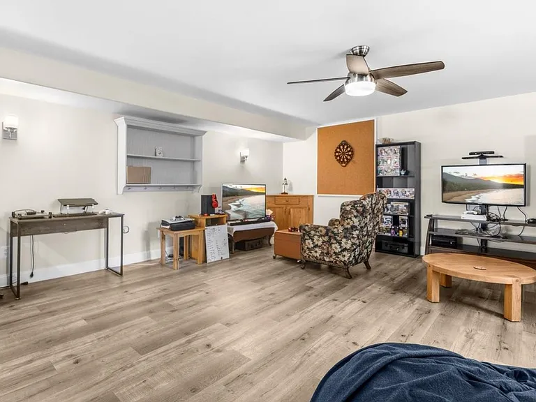 1107 Century Oak Dr — Photo 2