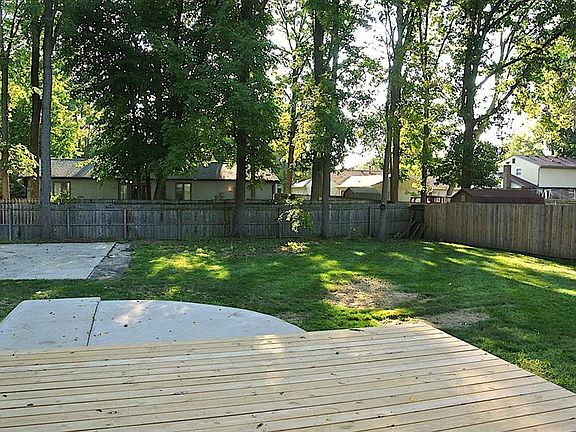 4th image of 901 Vanceburg Dr