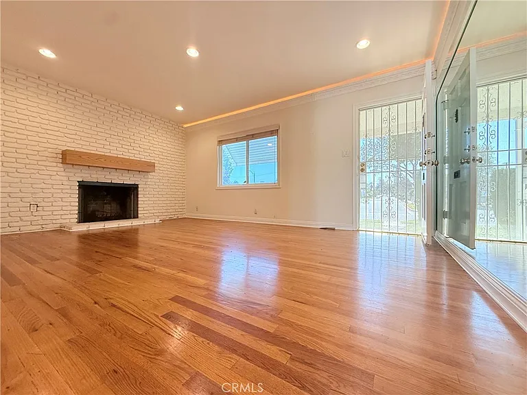 1036 S Hidalgo Ave — Photo 7