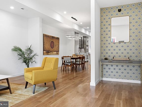 2nd image of 1203 G St NE