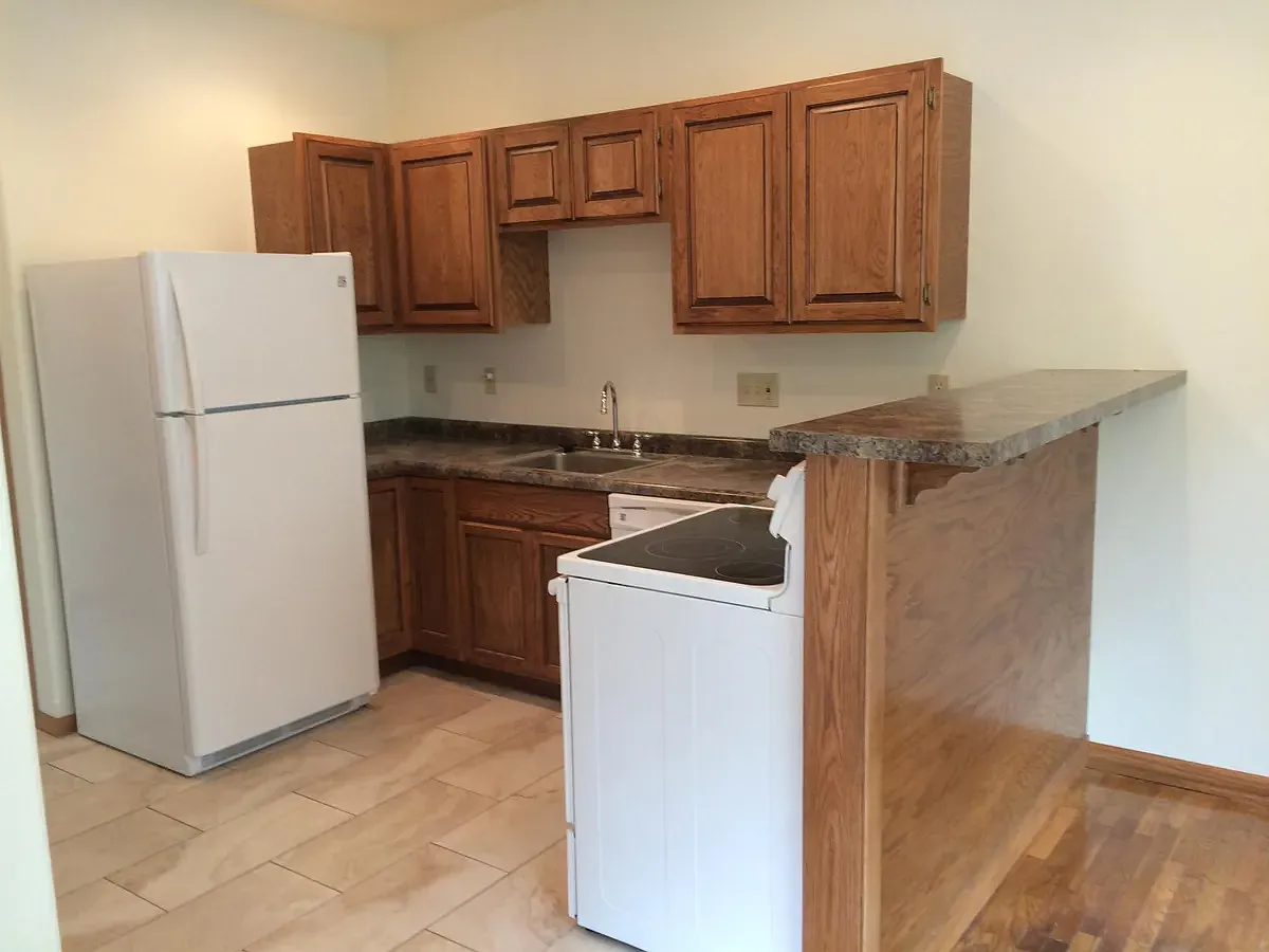 2 bed, 800 sqft, $900 — Photo 2