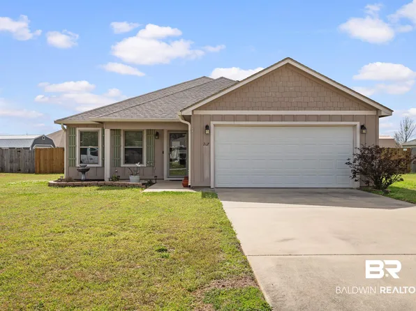 207 Lakefront Cir, Summerdale, AL 36580