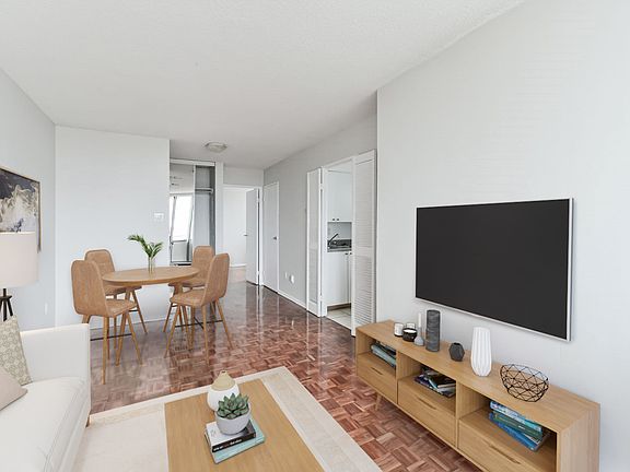 4th image of 250 Saint George St #1395952