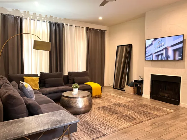 1748 9th St #102, Santa Monica, CA 90404