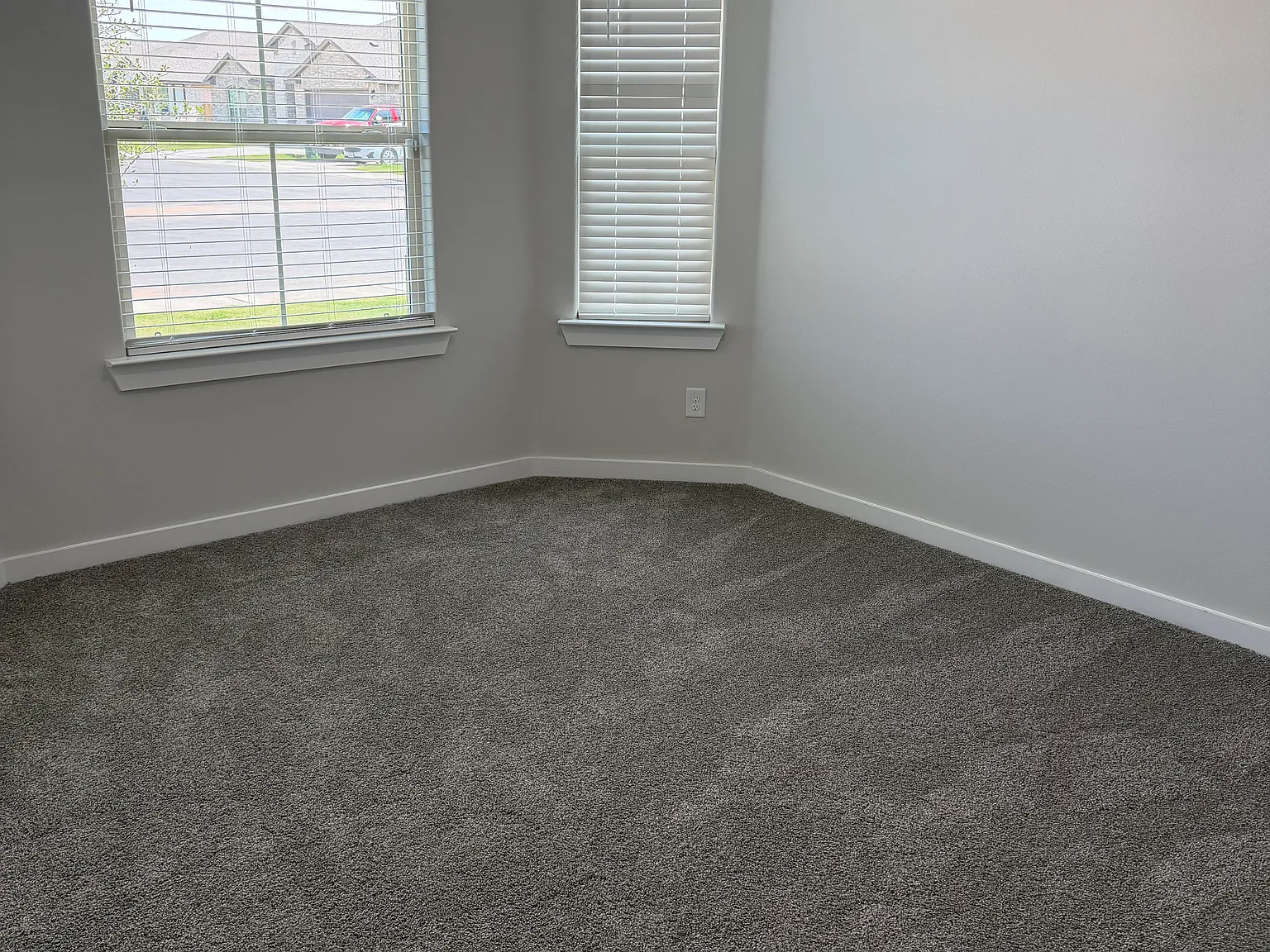 1 bed, 2035 sqft, $700 — Photo 3