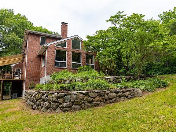 5th image of 20 Lincoln Dr