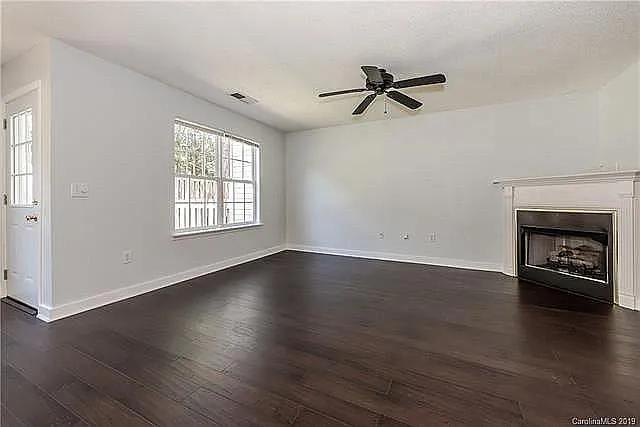 9438 Elizabeth Townes Ln — Photo 17