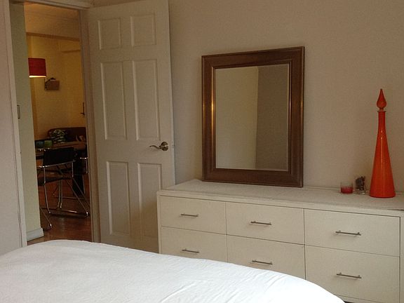 4th image of 200 E 28th St APT 4B