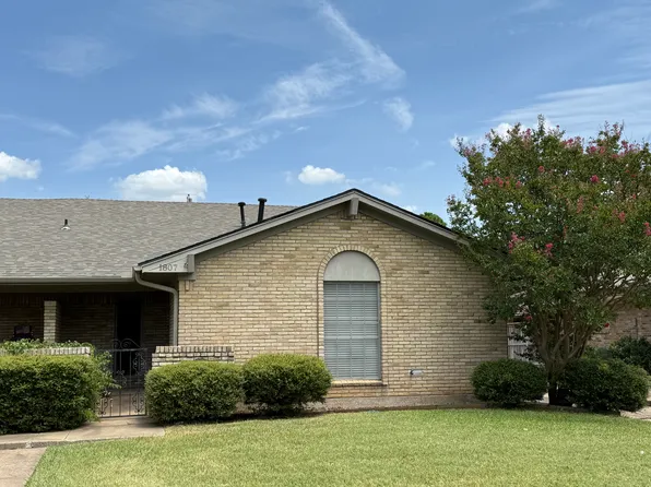 1807 Crescent Dr, Sherman, TX 75092